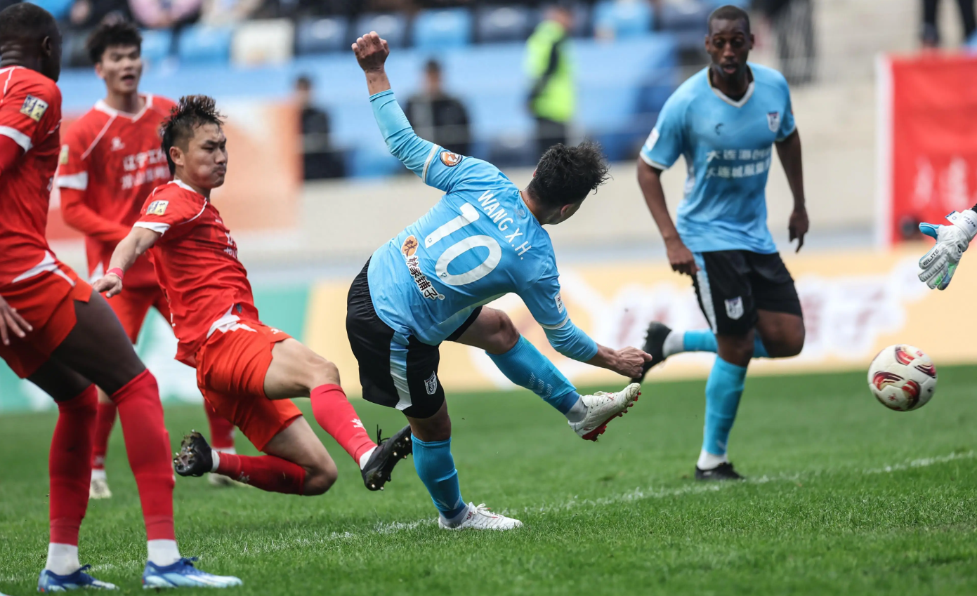 九游体育平台 -英超窗口期再迎强敌；摩纳哥豪取连胜；主帅态度：媒体盛赞；更衣室氛围转暖(德国足球更衣室矛盾致失败)