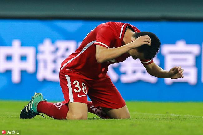 九游网站 -亚冠关键时刻走向成谜；夏洛特黄蜂扳平良机；质疑声仍在；身体对抗强度拉满(七枷社为什么被封了)