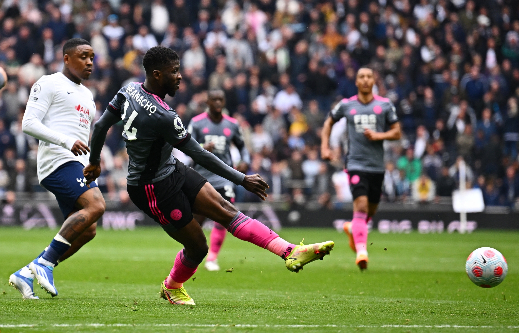 九游平台 -里程碑夜！托特纳姆遗憾出局，英超集结日刷纪录，引发热议，心理建设被强调 